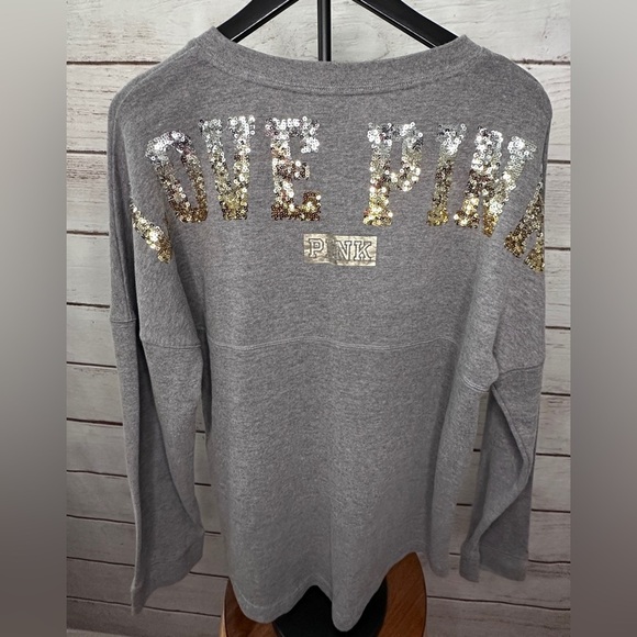 PINK Victoria's Secret Gray Top, Trendy Women’s Top, Lightweight Sweater, Chic - Picture 2 of 3